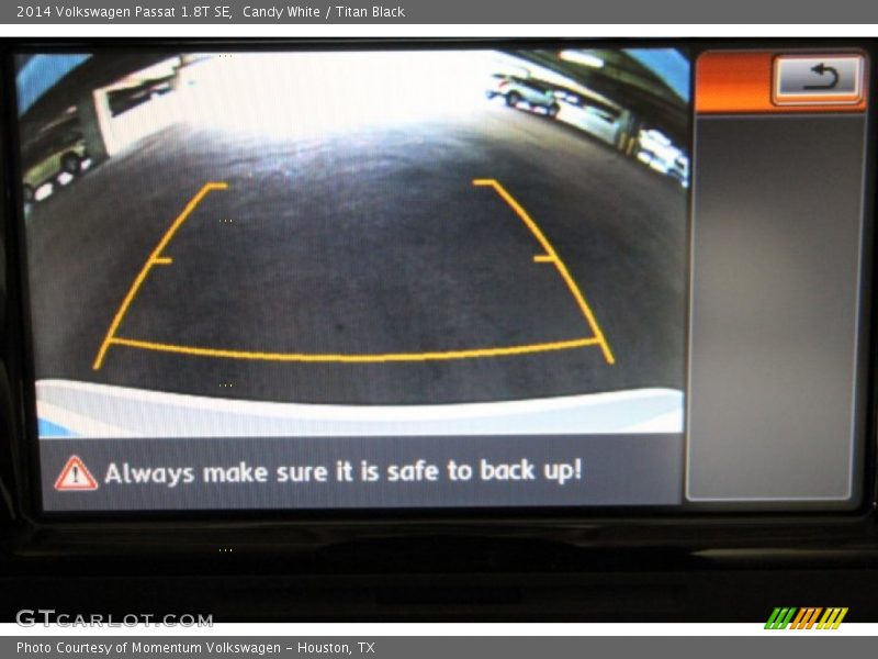 Candy White / Titan Black 2014 Volkswagen Passat 1.8T SE
