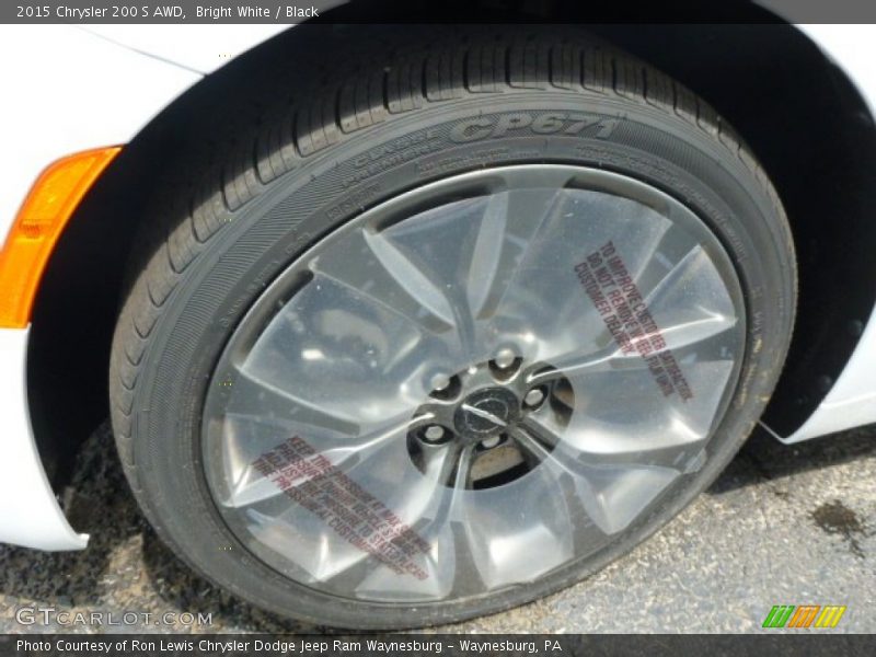 Bright White / Black 2015 Chrysler 200 S AWD
