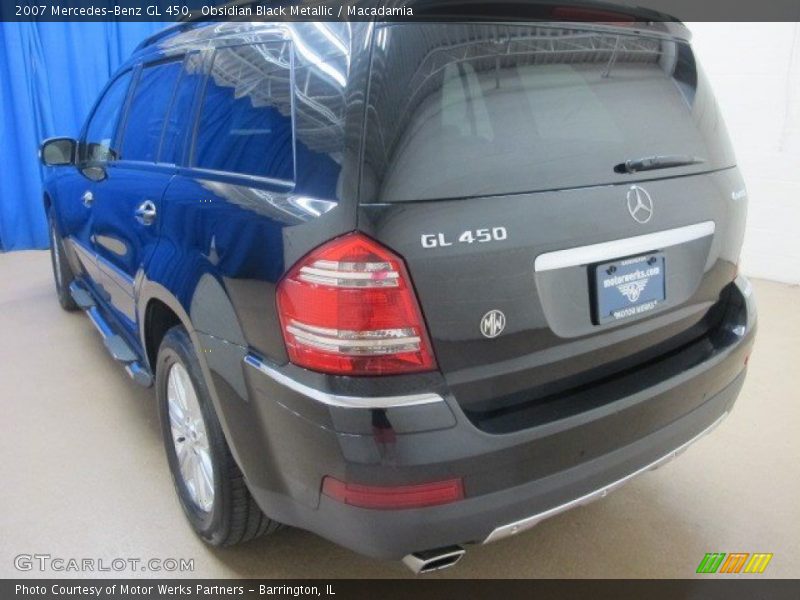 Obsidian Black Metallic / Macadamia 2007 Mercedes-Benz GL 450
