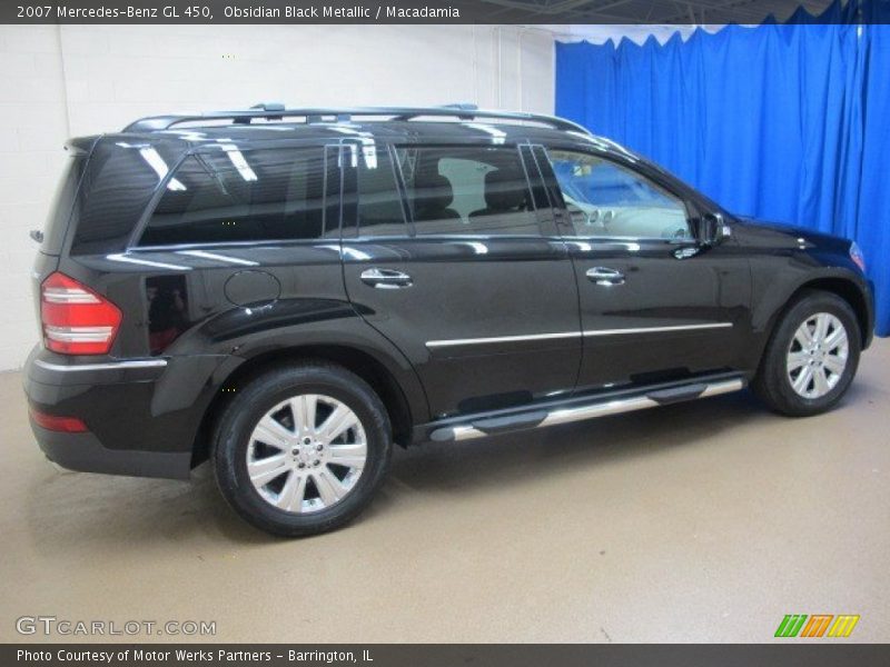 Obsidian Black Metallic / Macadamia 2007 Mercedes-Benz GL 450