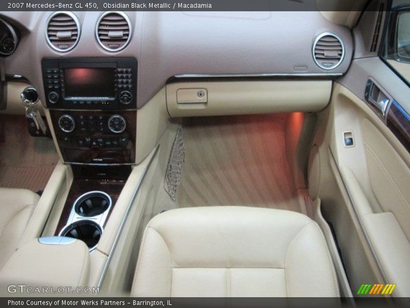 Obsidian Black Metallic / Macadamia 2007 Mercedes-Benz GL 450