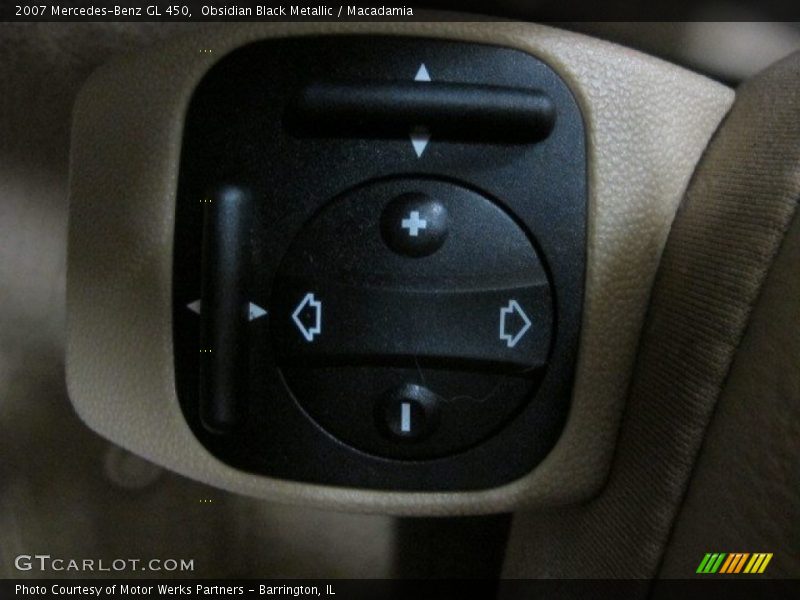 Obsidian Black Metallic / Macadamia 2007 Mercedes-Benz GL 450