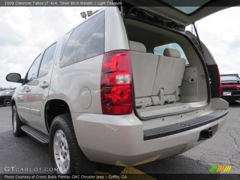 Silver Birch Metallic / Light Titanium 2009 Chevrolet Tahoe LT 4x4