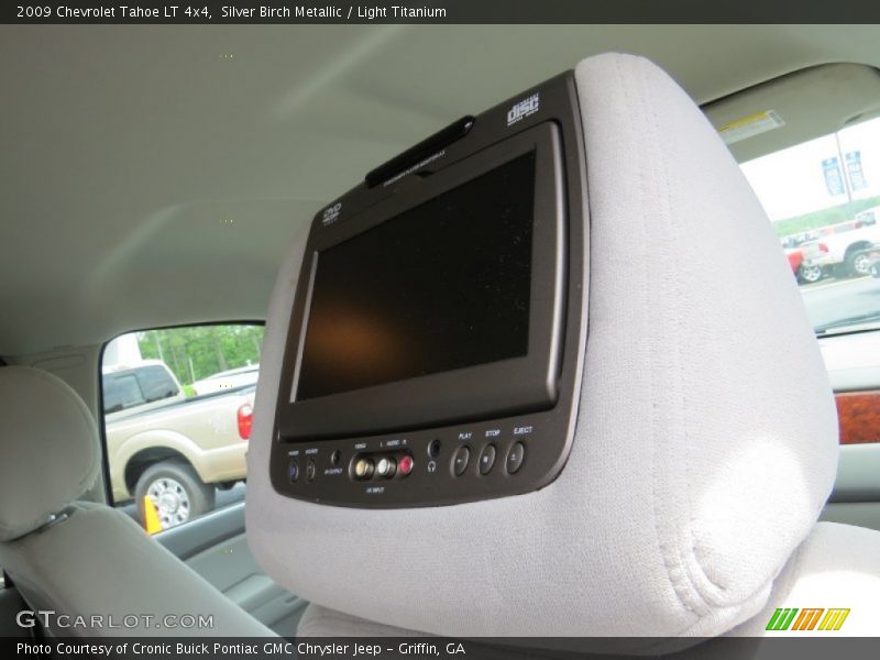 Silver Birch Metallic / Light Titanium 2009 Chevrolet Tahoe LT 4x4
