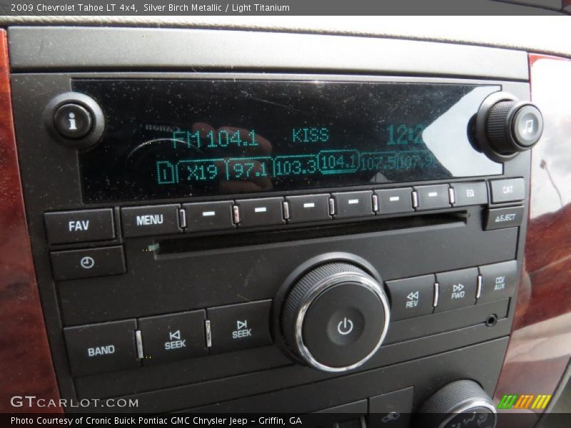 Silver Birch Metallic / Light Titanium 2009 Chevrolet Tahoe LT 4x4