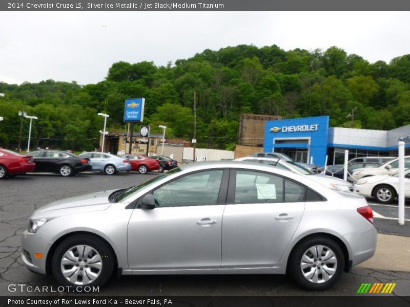 Silver Ice Metallic / Jet Black/Medium Titanium 2014 Chevrolet Cruze LS