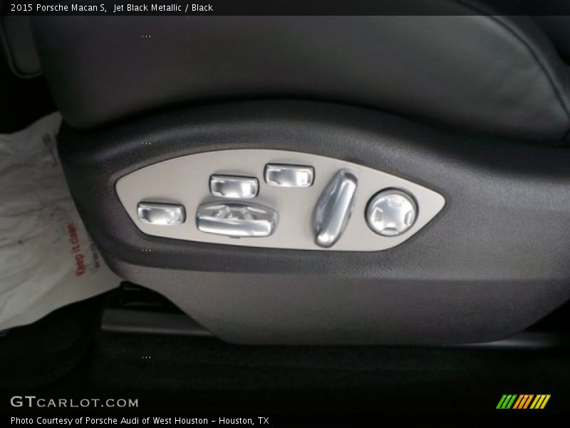 Controls of 2015 Macan S