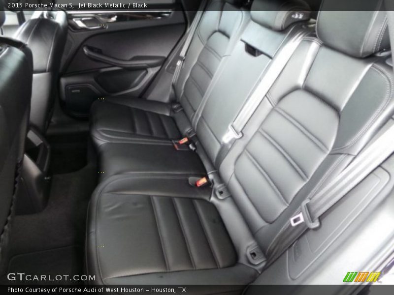 Rear Seat of 2015 Macan S