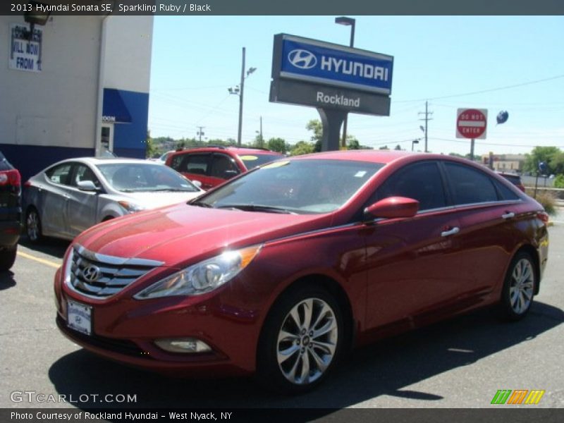 Sparkling Ruby / Black 2013 Hyundai Sonata SE