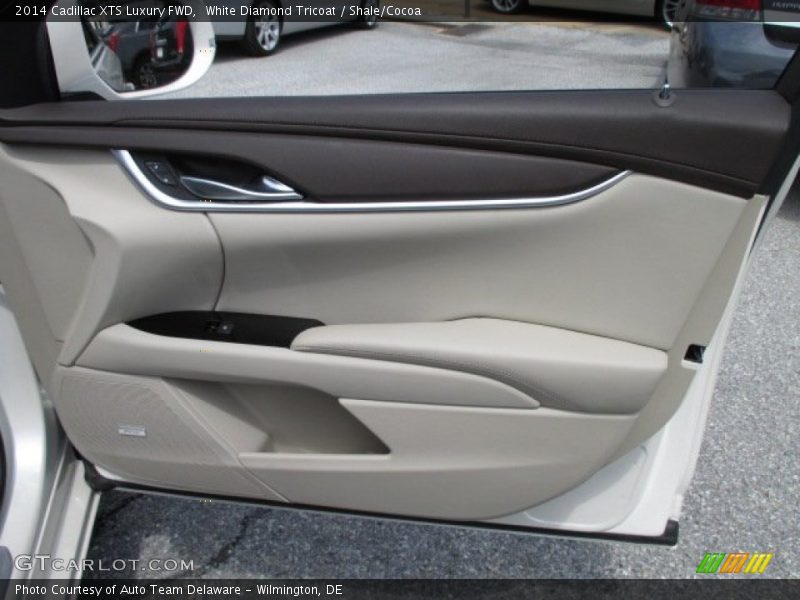 White Diamond Tricoat / Shale/Cocoa 2014 Cadillac XTS Luxury FWD