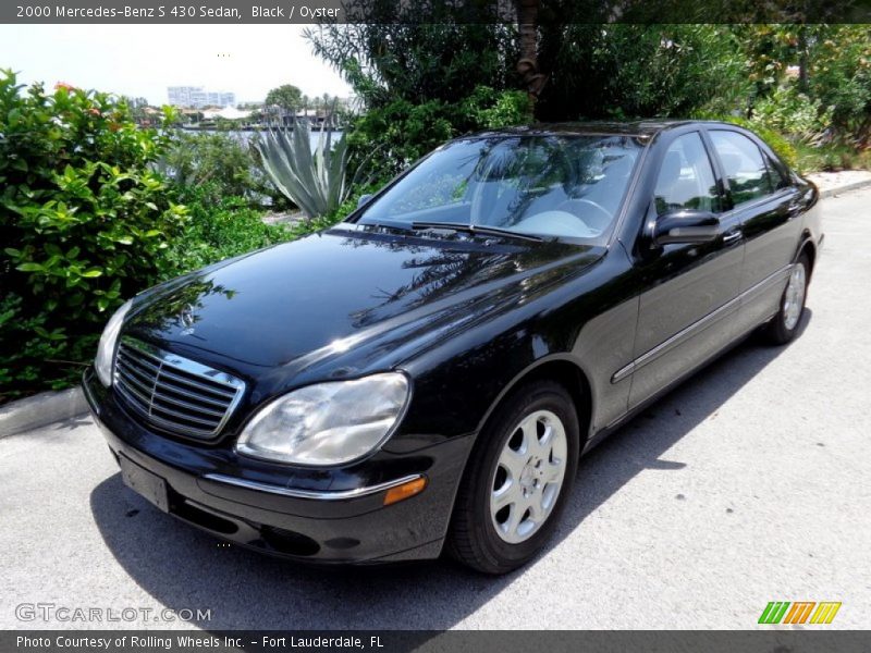 Front 3/4 View of 2000 S 430 Sedan