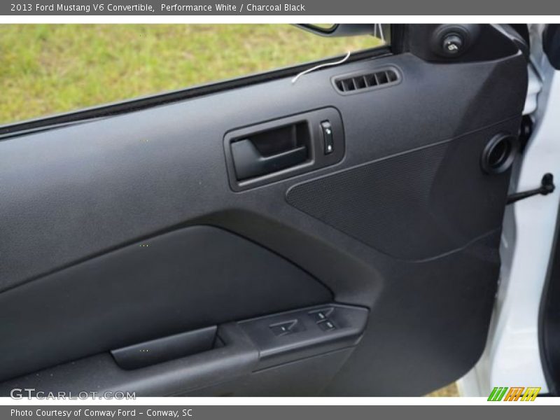 Performance White / Charcoal Black 2013 Ford Mustang V6 Convertible