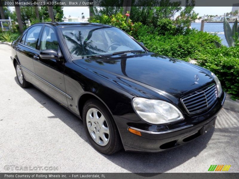 Front 3/4 View of 2000 S 430 Sedan