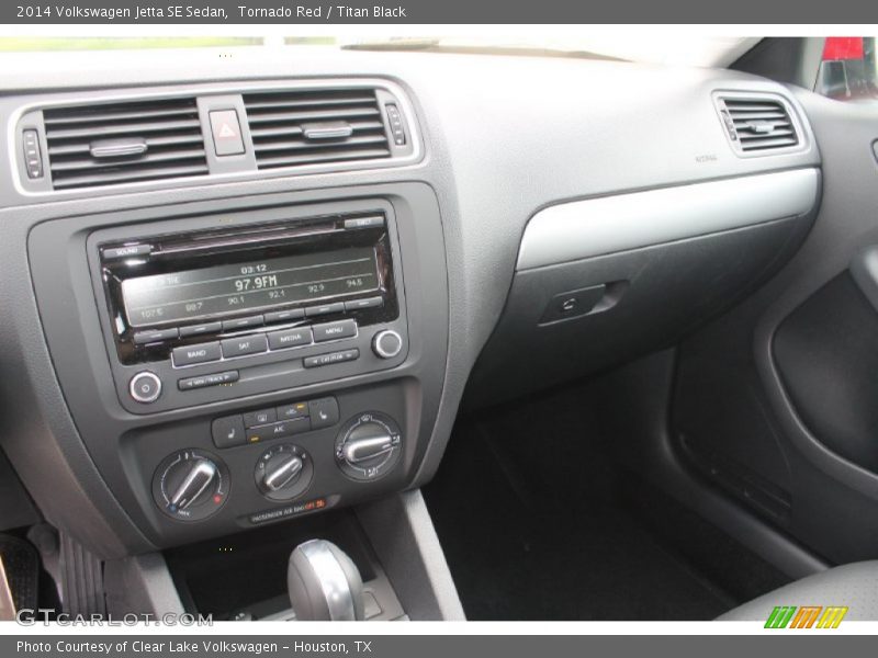 Tornado Red / Titan Black 2014 Volkswagen Jetta SE Sedan