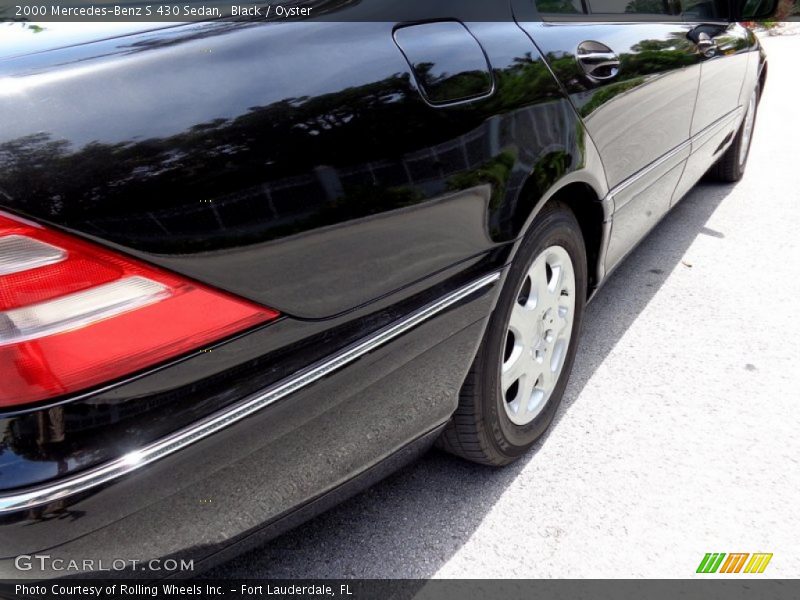 Black / Oyster 2000 Mercedes-Benz S 430 Sedan