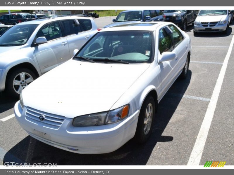 Super White / Gray 1999 Toyota Camry LE V6