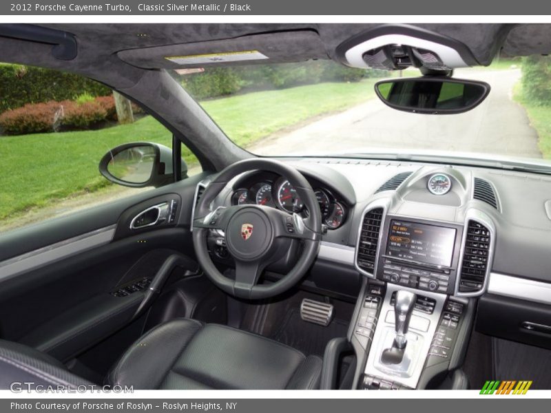 Dashboard of 2012 Cayenne Turbo