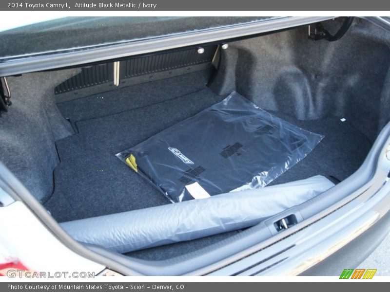 Attitude Black Metallic / Ivory 2014 Toyota Camry L