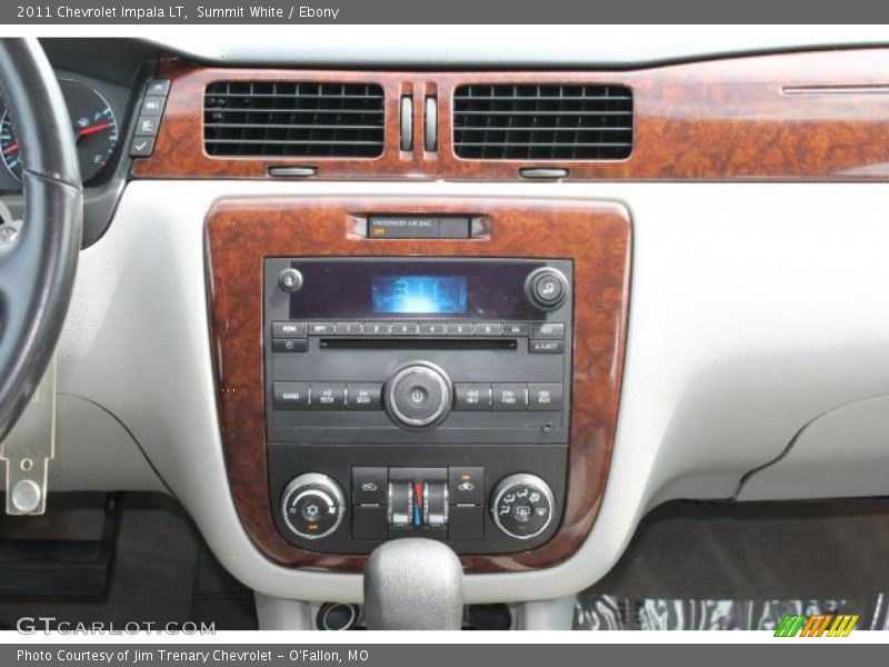 Summit White / Ebony 2011 Chevrolet Impala LT