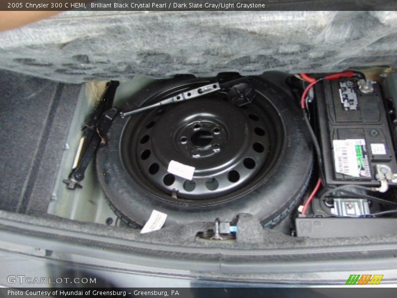 Brilliant Black Crystal Pearl / Dark Slate Gray/Light Graystone 2005 Chrysler 300 C HEMI