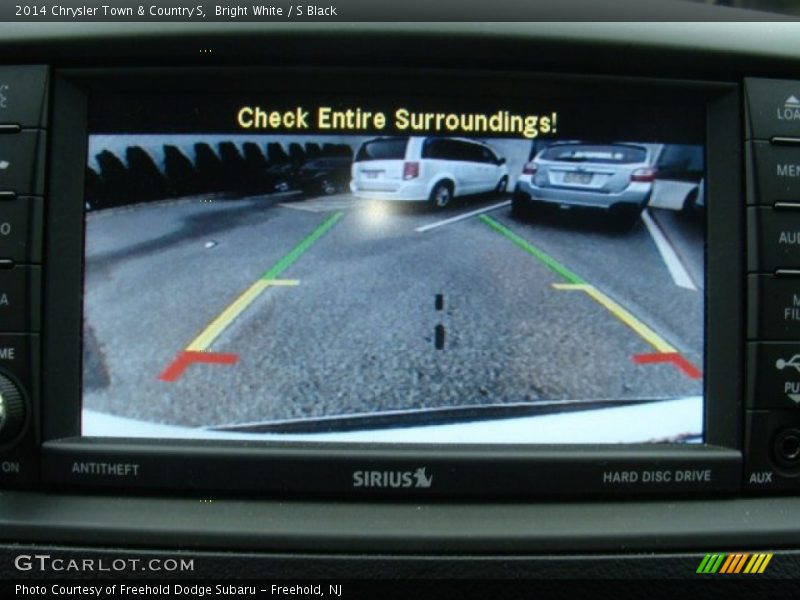 Bright White / S Black 2014 Chrysler Town & Country S
