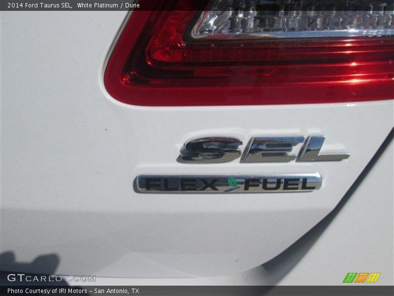 White Platinum / Dune 2014 Ford Taurus SEL