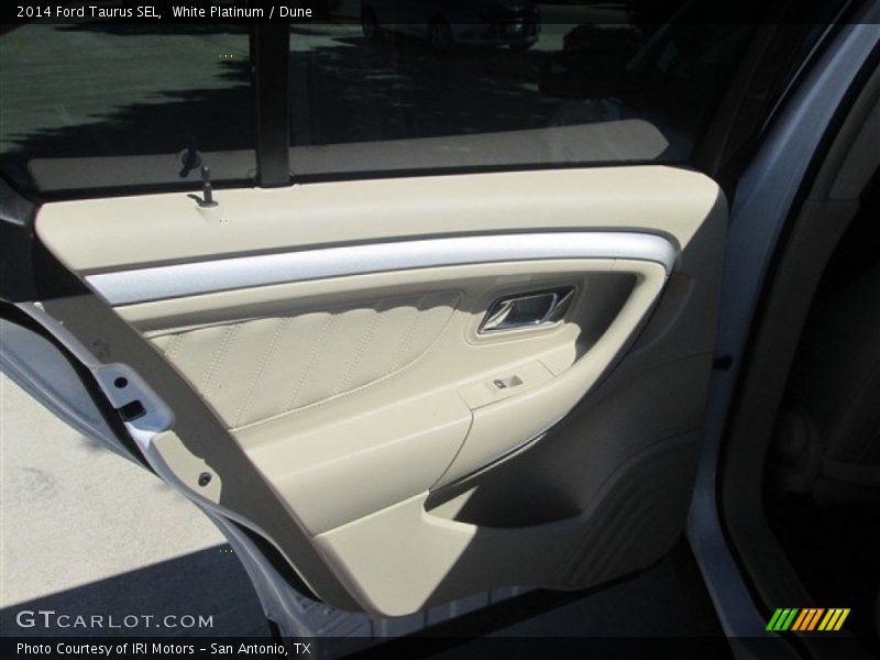 White Platinum / Dune 2014 Ford Taurus SEL