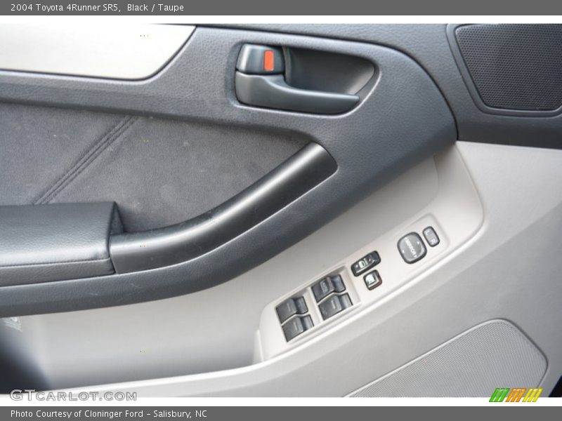 Black / Taupe 2004 Toyota 4Runner SR5
