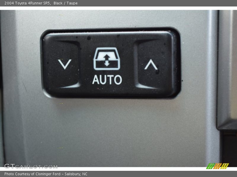 Black / Taupe 2004 Toyota 4Runner SR5