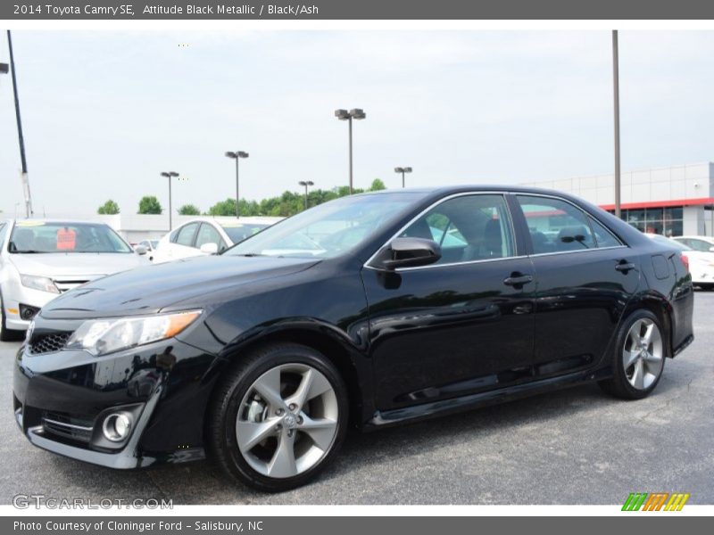 Attitude Black Metallic / Black/Ash 2014 Toyota Camry SE