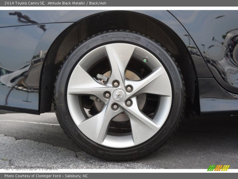 Attitude Black Metallic / Black/Ash 2014 Toyota Camry SE