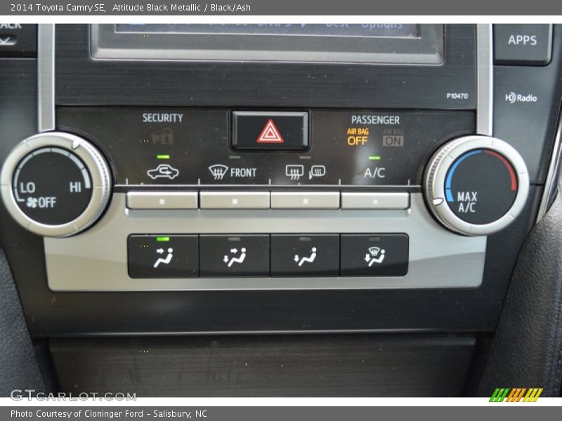 Attitude Black Metallic / Black/Ash 2014 Toyota Camry SE