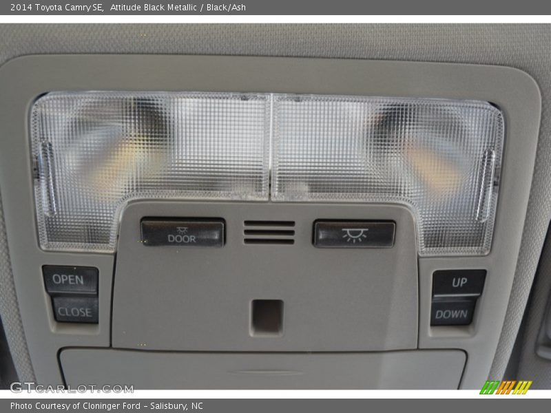 Attitude Black Metallic / Black/Ash 2014 Toyota Camry SE