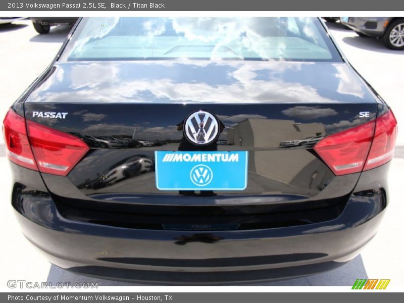 Black / Titan Black 2013 Volkswagen Passat 2.5L SE