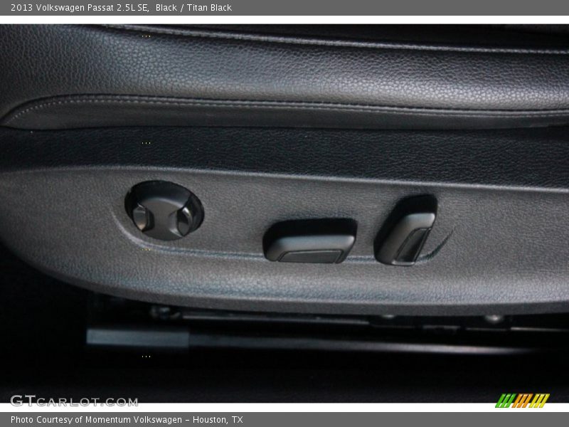 Black / Titan Black 2013 Volkswagen Passat 2.5L SE