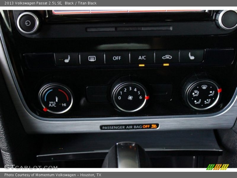 Black / Titan Black 2013 Volkswagen Passat 2.5L SE