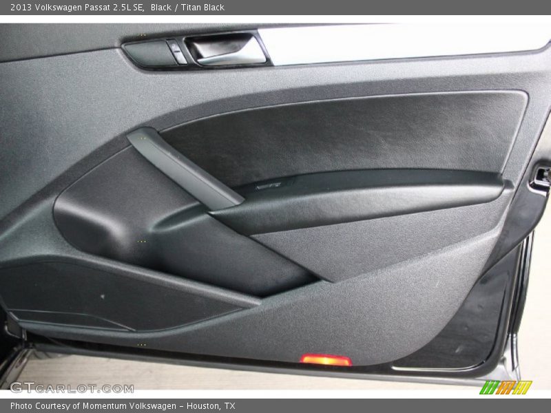 Black / Titan Black 2013 Volkswagen Passat 2.5L SE