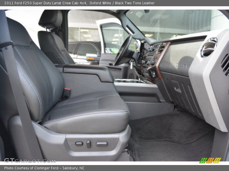 Oxford White / Black Two Tone Leather 2011 Ford F250 Super Duty Lariat Crew Cab 4x4