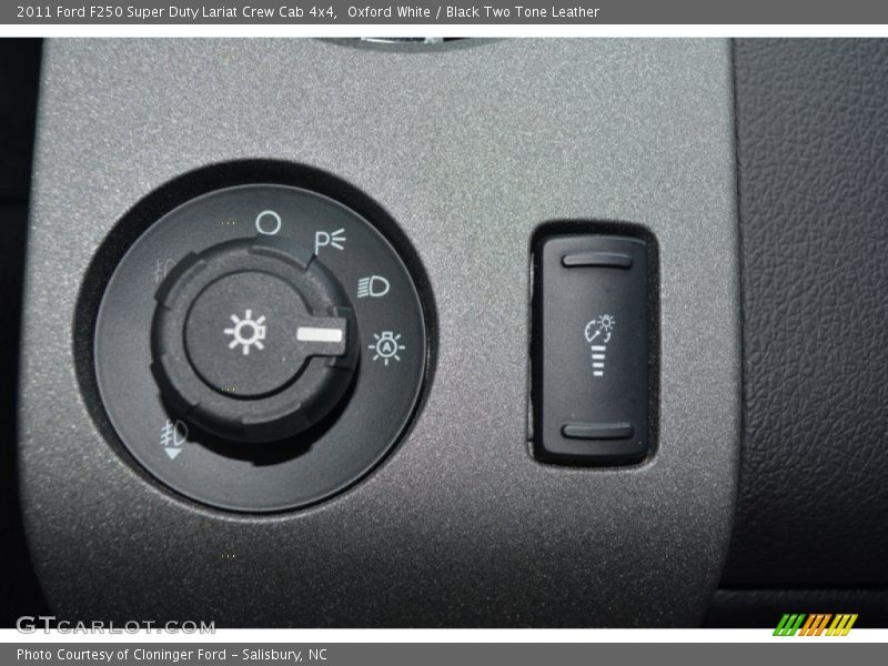 Oxford White / Black Two Tone Leather 2011 Ford F250 Super Duty Lariat Crew Cab 4x4