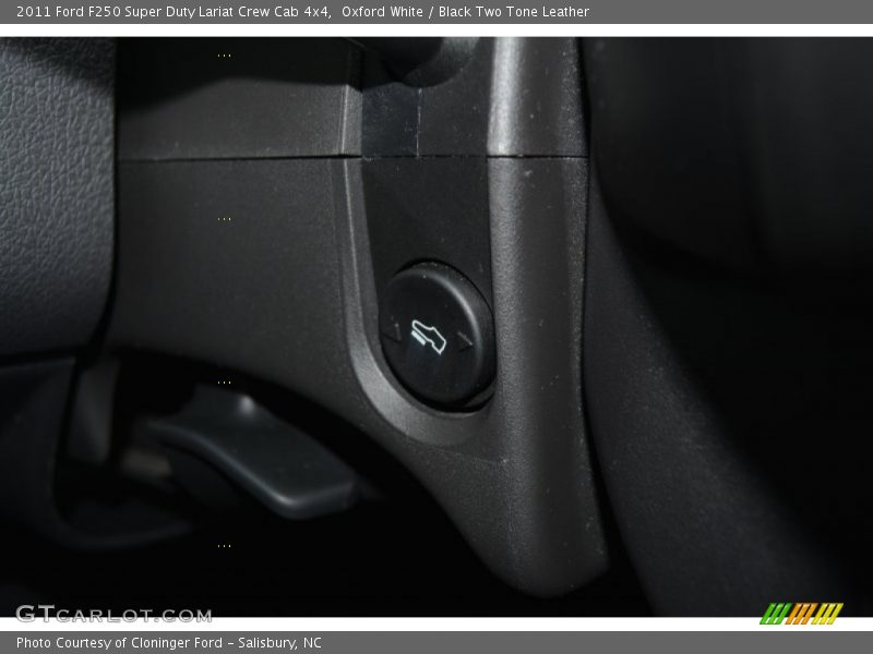 Oxford White / Black Two Tone Leather 2011 Ford F250 Super Duty Lariat Crew Cab 4x4