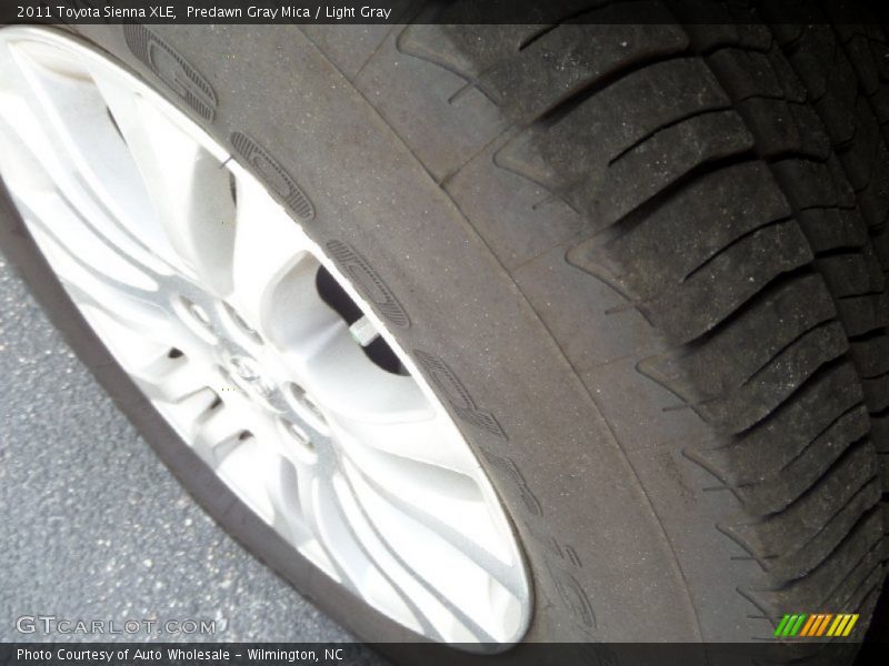 Predawn Gray Mica / Light Gray 2011 Toyota Sienna XLE