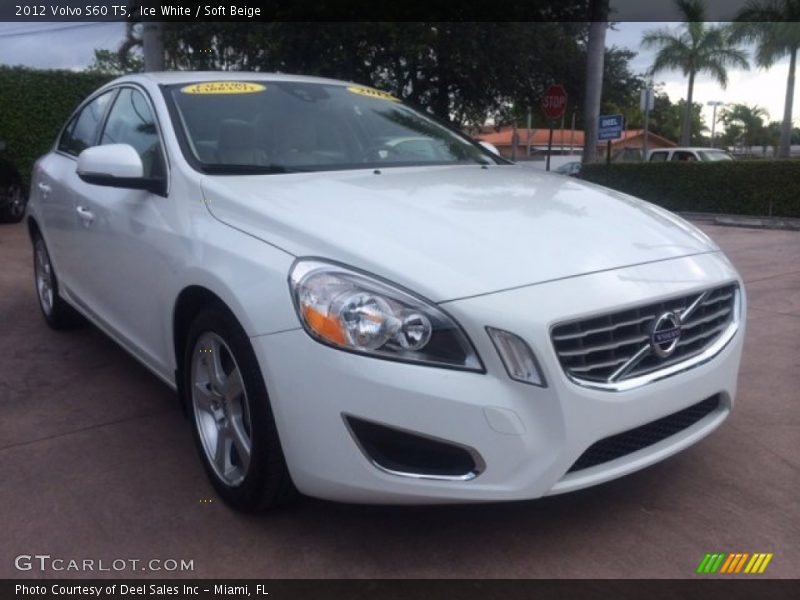 Ice White / Soft Beige 2012 Volvo S60 T5