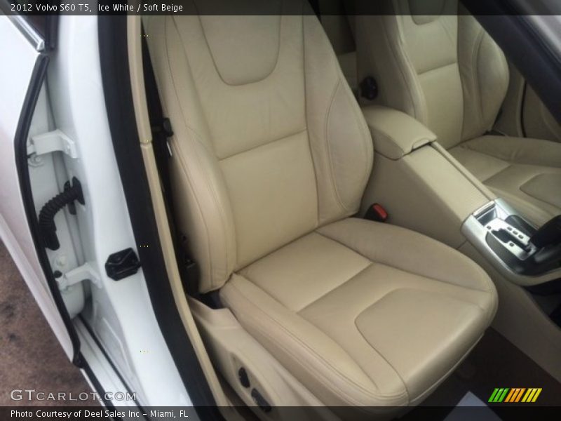 Ice White / Soft Beige 2012 Volvo S60 T5
