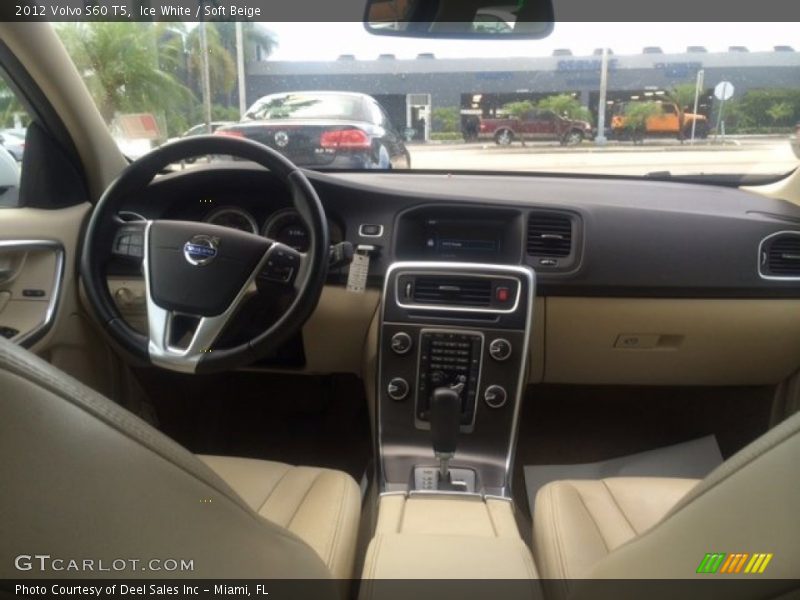 Ice White / Soft Beige 2012 Volvo S60 T5