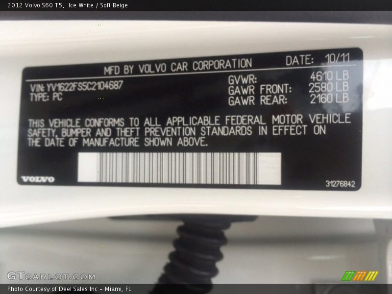 Ice White / Soft Beige 2012 Volvo S60 T5