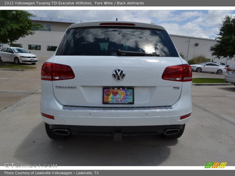 Pure White / Black Anthracite 2013 Volkswagen Touareg TDI Executive 4XMotion