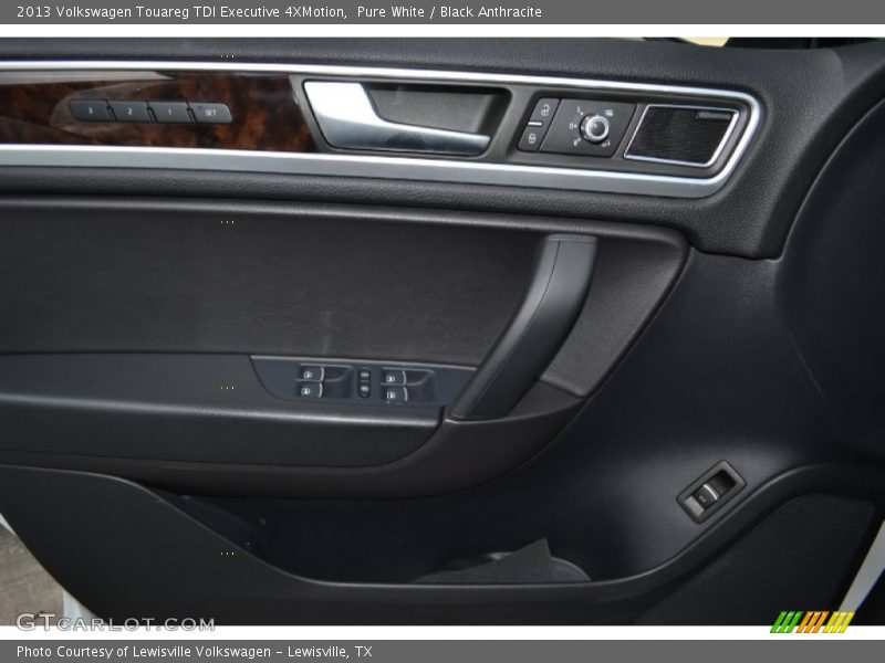 Pure White / Black Anthracite 2013 Volkswagen Touareg TDI Executive 4XMotion