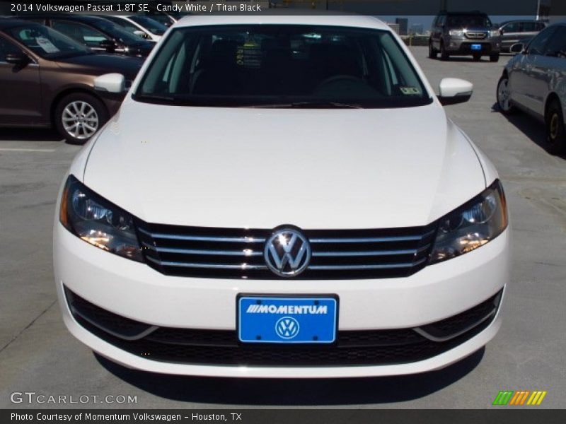 Candy White / Titan Black 2014 Volkswagen Passat 1.8T SE