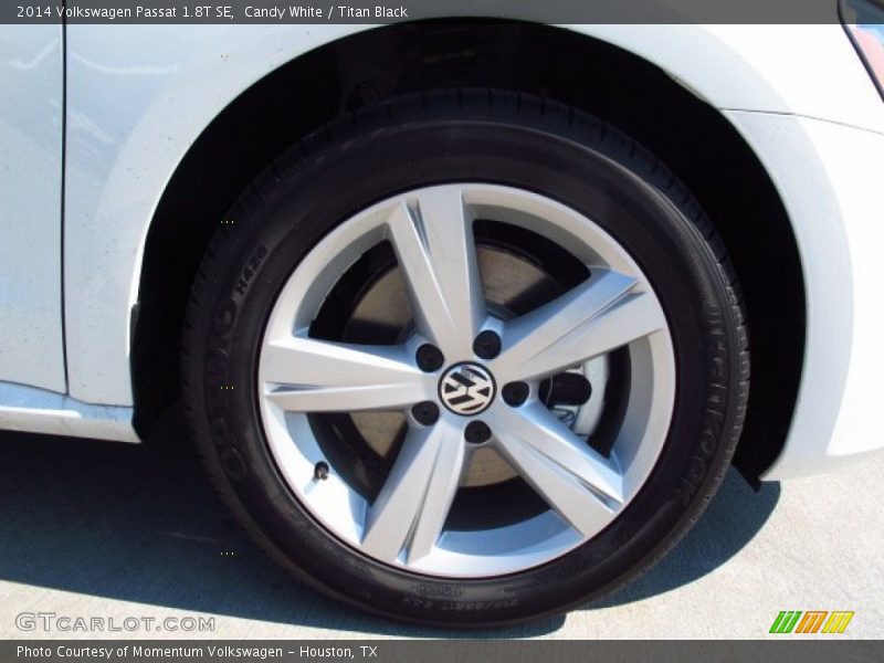 Candy White / Titan Black 2014 Volkswagen Passat 1.8T SE