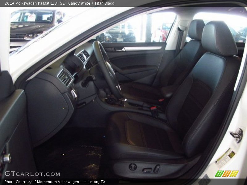 Candy White / Titan Black 2014 Volkswagen Passat 1.8T SE